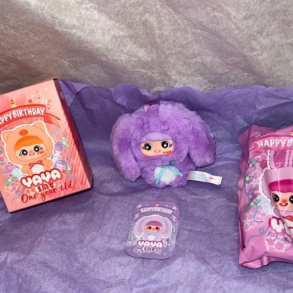 💚 SALE! Yaya One Year Old Happy Birthday Plush Pendant CONFIRMED - Picture 2 of 5